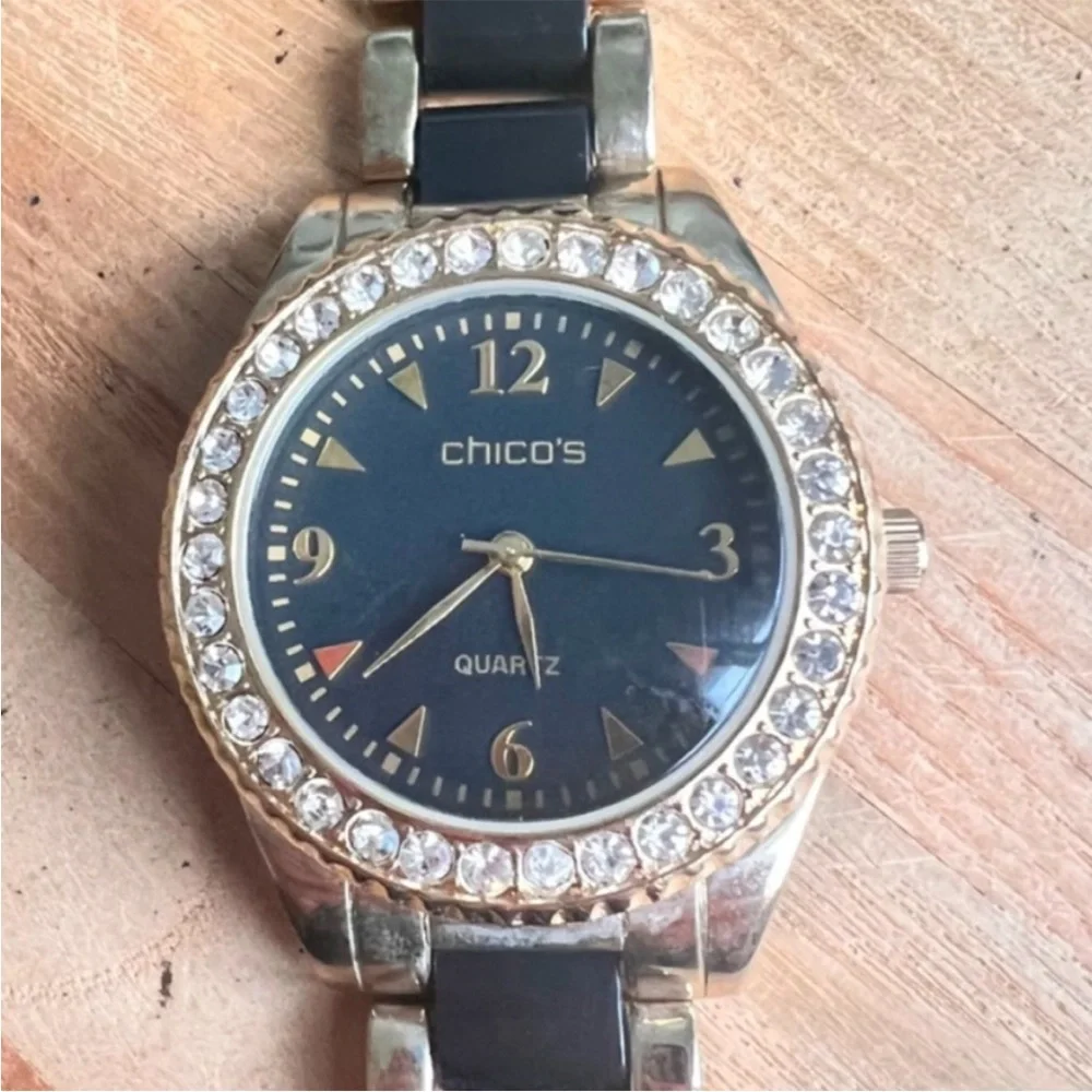 Chico's ladies gold tone black dial cocktail fashion watch NEW BATTERY